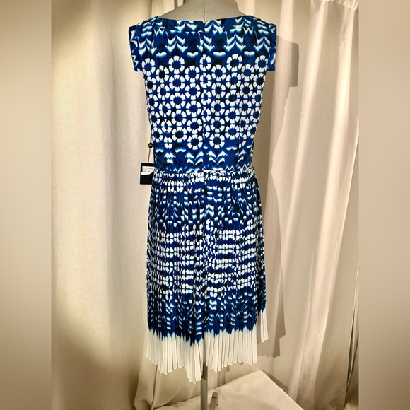 Adrianna Papell Ikat Fit & Flare Midi Dress Blue White Pleated V-Neck Sz 14 NWT - Picture 4 of 15